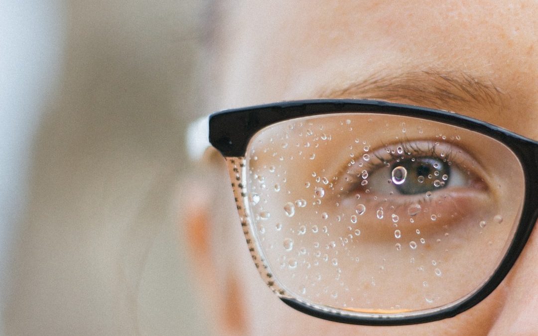 The Science Behind Eye Floaters and When to Worry